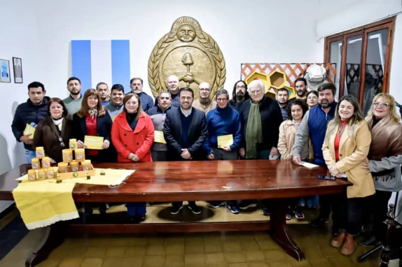 Conmemoraron el Día del Apicultor con reconocimientos y entrega de certificados