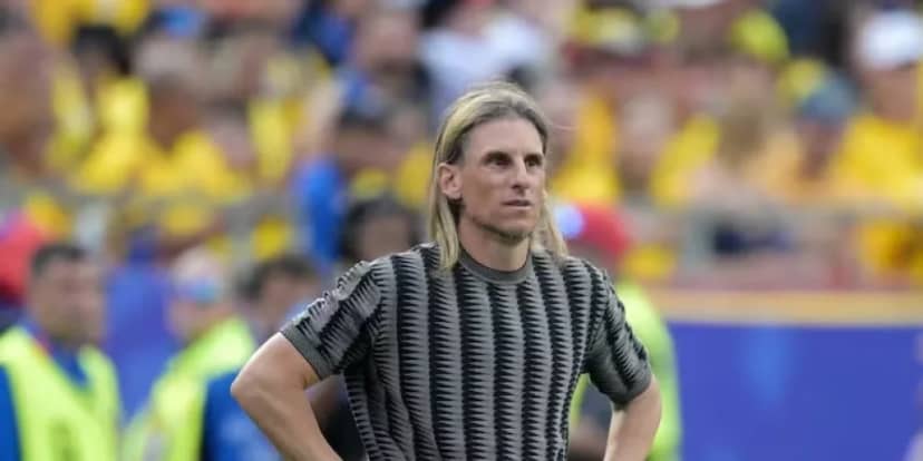 Sebastián Beccacece dejó de ser el entrenador de Ecuador