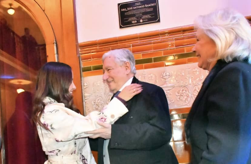 El foyer del Teatro Vera lleva desde ahora el nombre del arquitecto José Antonio Ramírez