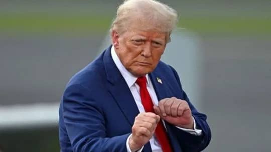 Trump declara ganancias de al menos US$ 1.400 millones por criptomonedas en 2025