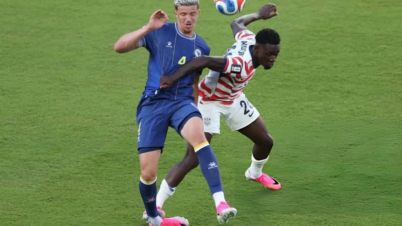 La insólita y polémica expulsión de la figura de Estados Unidos contra Bosnia - TyC Sports