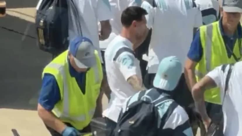 La desopilante reacción de Messi en el control de seguridad del aeropuerto - TyC Sports