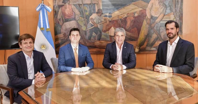 ¿El primer super RIGI? Un empresario de origen iraní presentó a Caputo un plan millonario para levantar una central nuclear