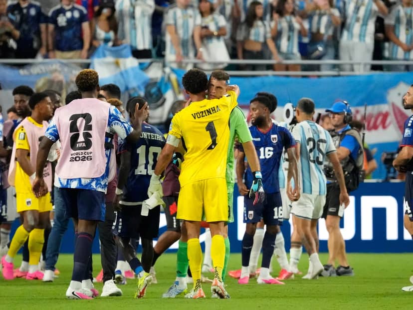 Video: el gran gesto de los hinchas argentinos hacia los jugadores de Cabo Verde luego de la clasificación