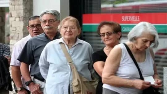 Se agrava el deterioro del poder adquisitivo de los jubilados y afirman que si el bono hubiera respetado el IPC llegaría a los $220.000