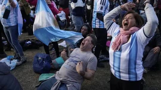 Por el Mundial y aguinaldo las ventas minoristas de junio interanual subieron tras 13 meses en baja
