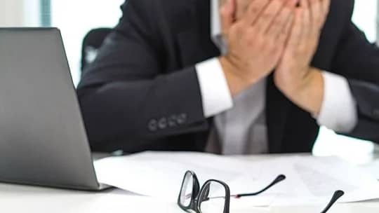Agotados e hiperconectados: el lado B de la competitividad