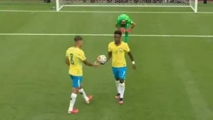"Nunca huí": Vinicius Jr habló del penal de Brasil y Ancelotti usó una estadística para la elección  - TyC Sports
