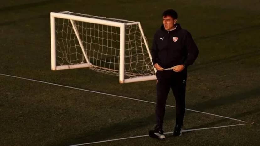 Quinteros borró a dos jugadores de Independiente: los motivos - TyC Sports