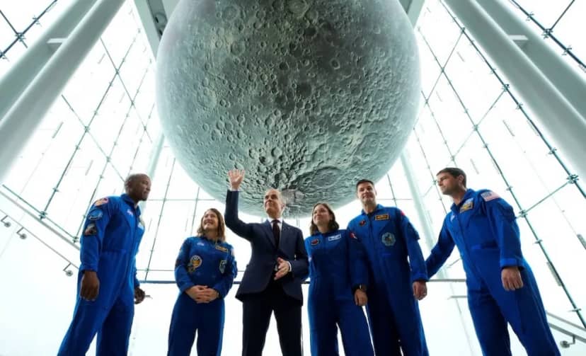 Un astronauta que viajó a la Luna se retiró de la agencia espacial de su país