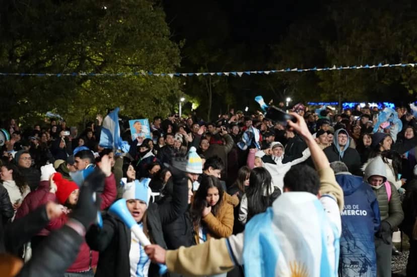 Rotonda Poncho Verde cita del Fan Fest para apoyar a la Selección