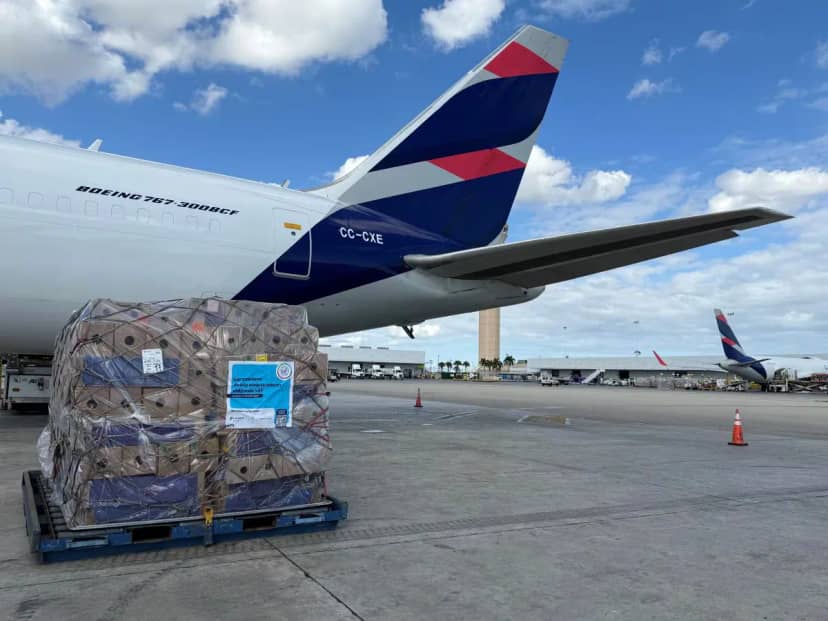Con la exportación de discos de vinilo se mueve la logística aérea