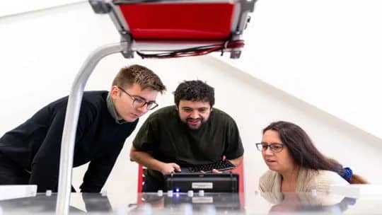 Si la inteligencia artificial responde todo, ¿qué le queda a la escuela?
