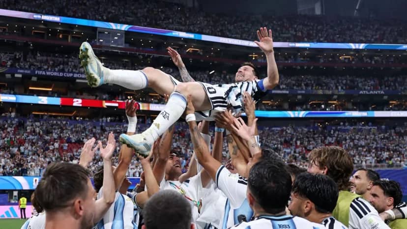 Argentina remontó un partido para el infarto, le ganó a Egipto sobre el final y está entre los mejores ocho del Mundial