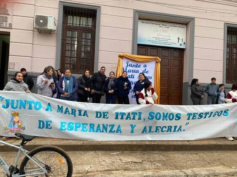 Itatí, de fiesta con el brillo de la fe y un nuevo manto para la Virgen