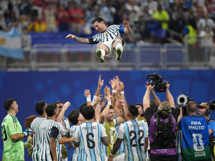 Corazón de campeón: la Selección Argentina pasó del 0-2 al 3-2 en 13 minutos y se metió en los cuartos del Mundial