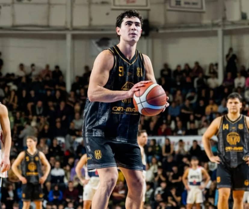 El Club de Regatas Corrientes sumó a Fausto Ruesga como nuevo refuerzo