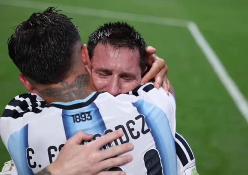 Argentina a cuartos: Messi no salva partidos, salva la fe