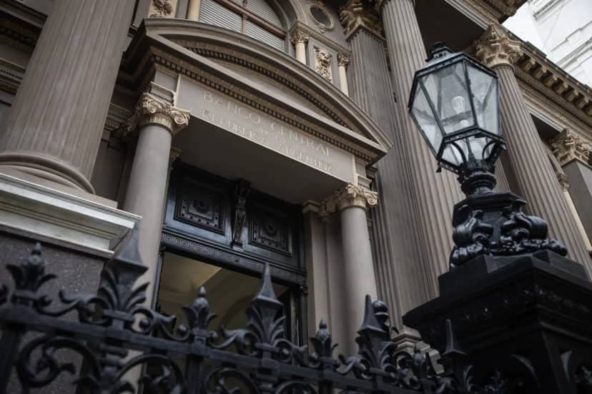 Las reservas del Banco Central cayeron US$800 millones por el pago de la deuda