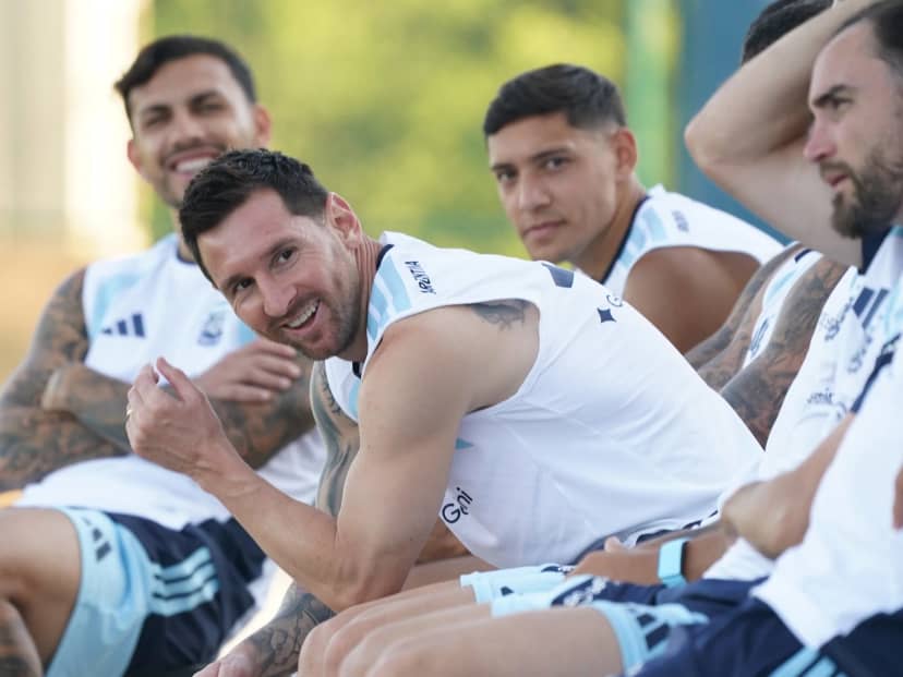 Perlitas del entrenamiento de Messi el día después de la épica y las lágrimas