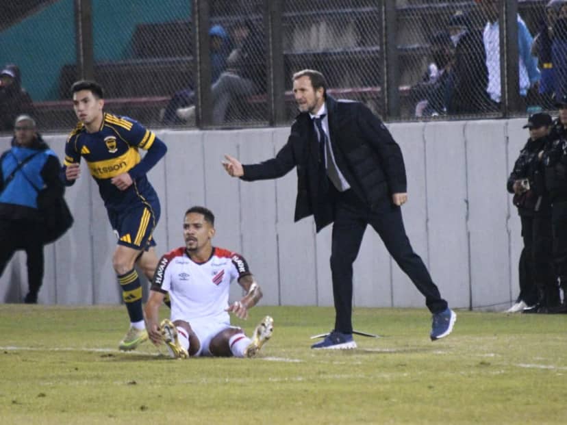 El fuerte mensaje de Arruabarrena tras su debut en Boca: "En grietas y pelotudeces…"