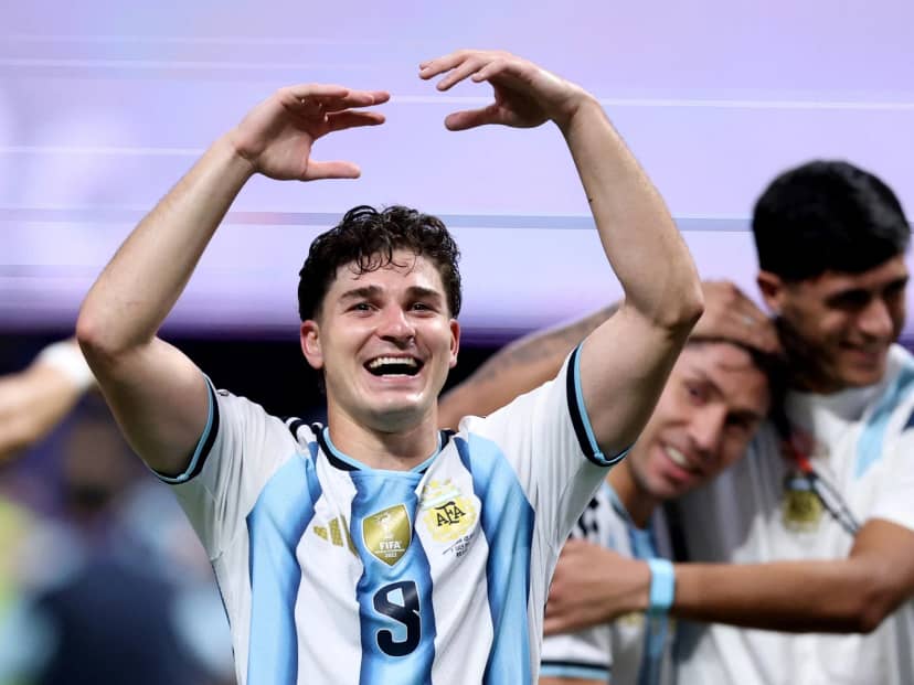Va con todo por Julián Álvarez: el Barcelona pidió un crédito para afrontar su compra