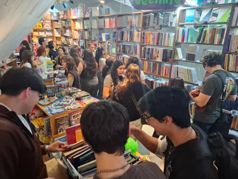 "Historias para alentar": masiva convocatoria en la 16ª Feria Provincial del Libro durante el feriado patrio