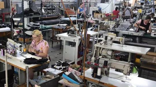 Industria textil agrava su crisis por menor consumo