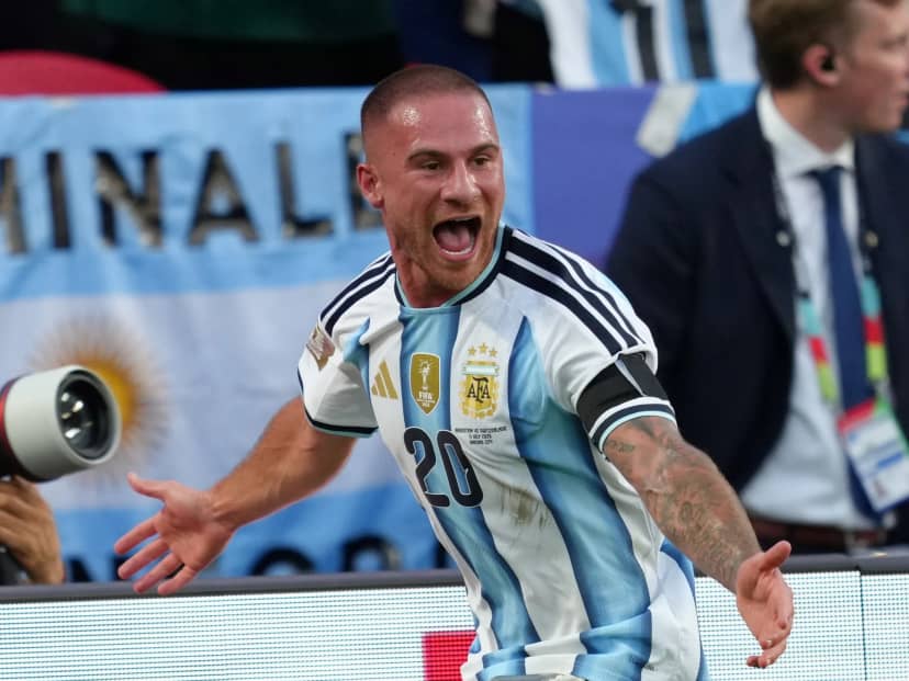 Videos: salto top con un grandote y otro gol de Mac Allister en Mundiales