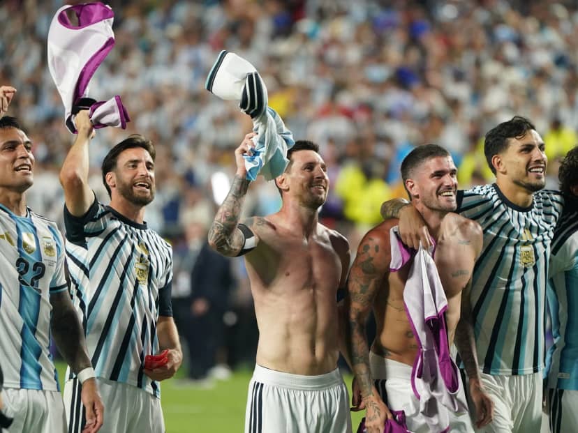 "El que no salta es un inglés": el festejo de los jugadores luego del triunfo ante Suiza