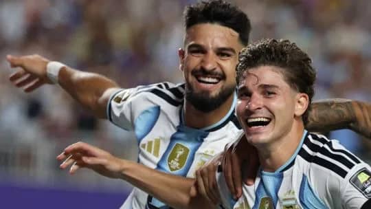 Quién es José Manuel López, el delantero argentino que asistió a Julián Álvarez en la victoria contra Suiza