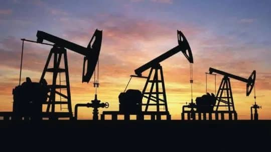 Irán llama a evacuar las bases estadounidenses del Golfo Pérsico y se dispara el precio del petróleo