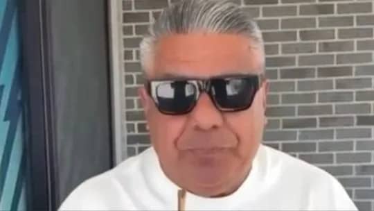 Claudio "Chiqui" Tapia celebró la clasificación argentina con un video pero un insólito error captó la atención de los seguidores