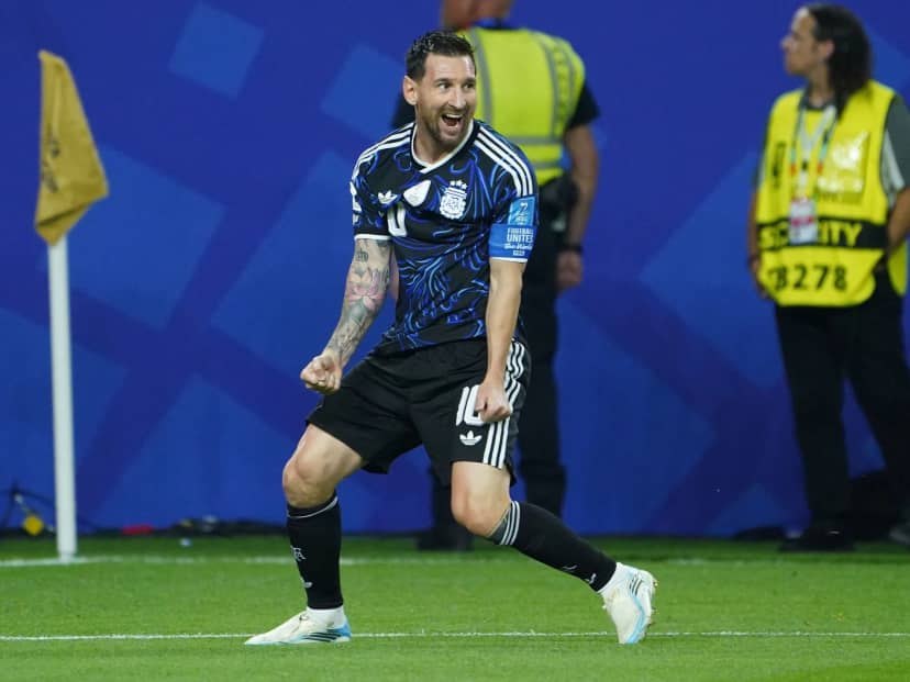 Es oficial: Argentina jugará frente a Inglaterra con la camiseta azul como en el 86