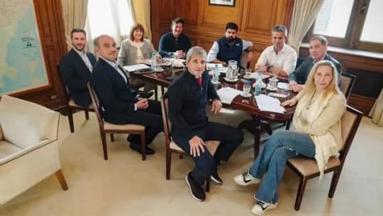El Gobierno reúne a su mesa política para destrabar las reformas y empujar el proyecto del Banco Central