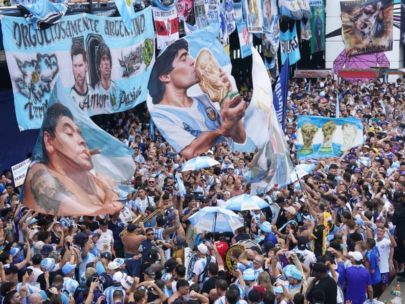 Locura argenta en Atlanta: "el que no salta es un inglés" y 10 mil hinchas en un banderazo histórico