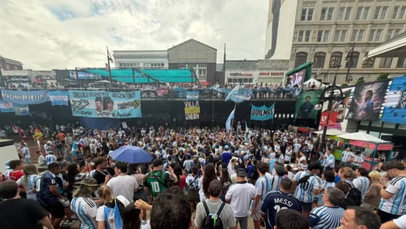 Minuto de silencio para Francia y “el que no salta es un inglés” en el banderazo argentino - TyC Sports
