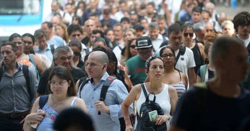 A pesar de la baja en la inflación, el poder de compra no mejora: solo ocho gremios le ganaron a los precios