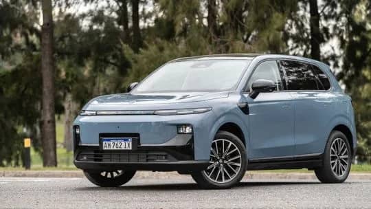 La batalla eléctrica: Stellantis se anticipa el desembarco de Elon Musk y define la nueva era automotriz