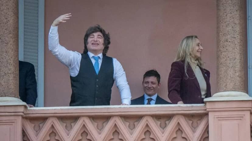 Milei habló de la bandera que mostraron los jugadores de la Selección