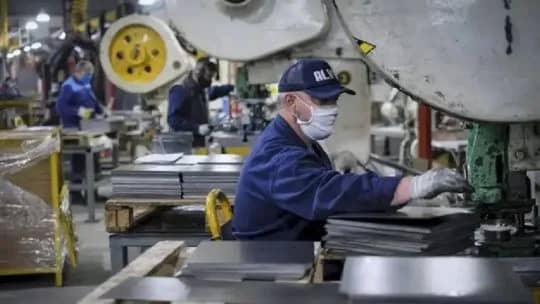 Qué aumento salarial prevén las empresas para 2026 y cuántas ya aplicaron el banco de horas