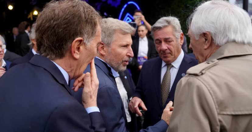 Un gobernador volvió a reclamar por las "malditas retenciones" y lanzó una herramienta inédita para  los productores