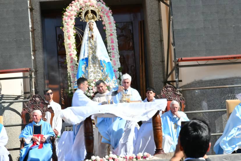 El Gobierno provincial acompañó la celebración del 126° aniversario de la Coronación Pontificia de la Virgen de Itatí