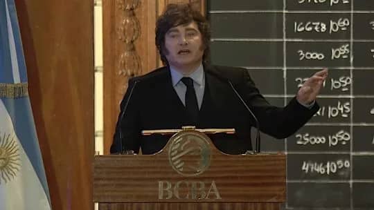 Javier Milei en la Bolsa de Comercio: "Históricamente, los distintos gobiernos se han dedicado a robarle a los argentinos"