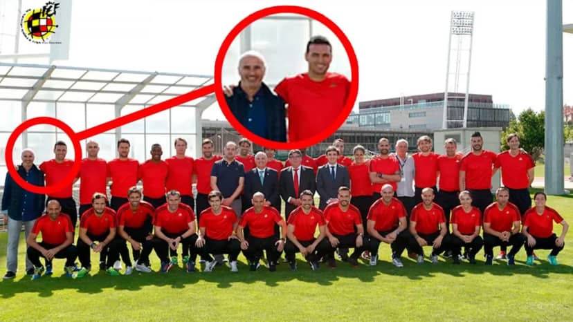 El vínculo entre Scaloni y De la Fuente: la historia del alumno que aconsejó al maestro - TyC Sports