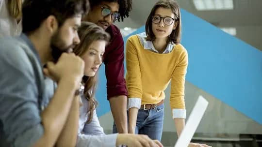 Generación Z: ¿vivir para trabajar o trabajar para vivir?