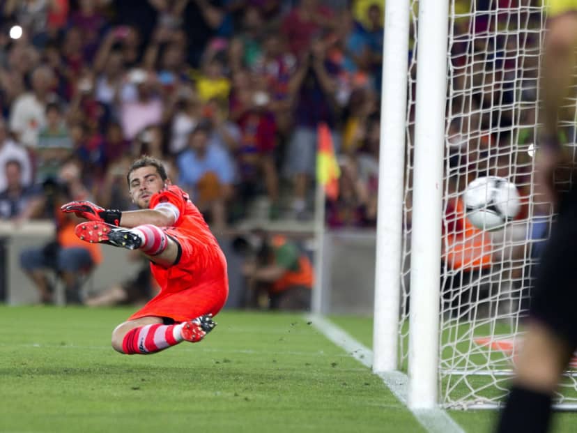 Critica a la Argentina porque sufrió a su capitán: la negativa estadística que registra Iker Casillas ante Lionel Messi