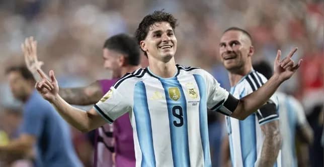 A dos días de la final del Mundial, el Atlético de Madrid confirmó que no venderá a Julián Álvarez
