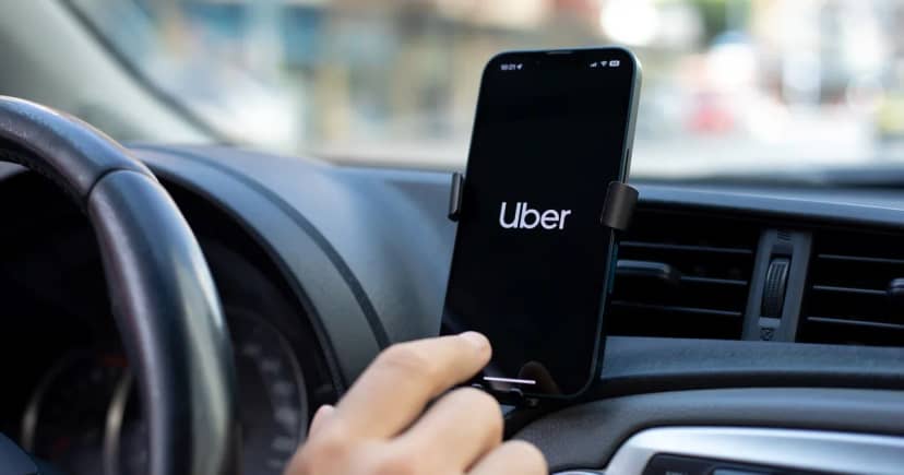 Luego de quedarse con Pedidos Ya, Uber le anunció a Caputo que invertirá US$ 500 millones adicionales en la Argentina