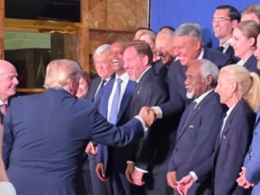 El saludo entre Donald Trump y el Chiqui Tapia en Estados Unidos